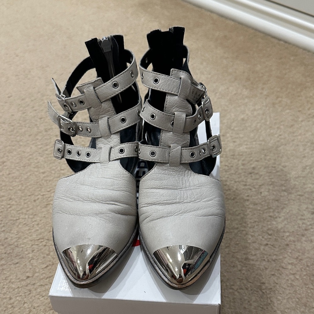 EUC Gorgeous Off White Pointed Toe Strappy Booties with Silver Cap 36